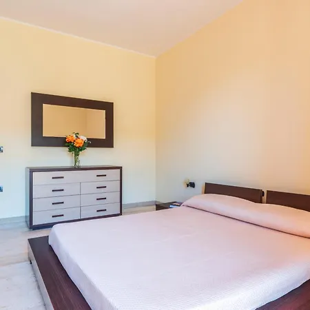 Apartman Comfort And Relax Steps From The Beach, Wi-fi & Ac